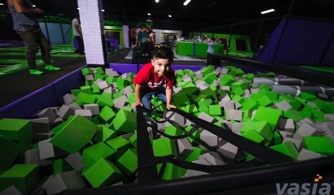 What are fun games to play for team building in the adventure trampoline park?